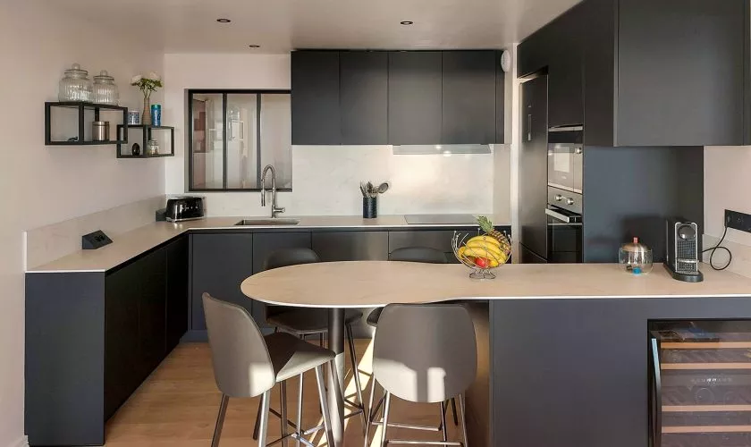 expert en aménagement de cuisine à cavaillon, notre cuisiniste transforme votre espace en un lieu fonctionnel et esthétique sur mesure.