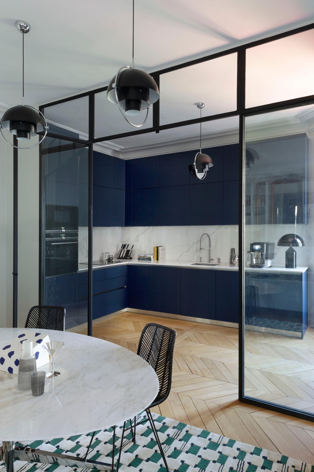 découvrez un cuisiniste d'exception à paris 17 pour créer la cuisine de vos rêves, alliant design, fonctionnalité et qualité.