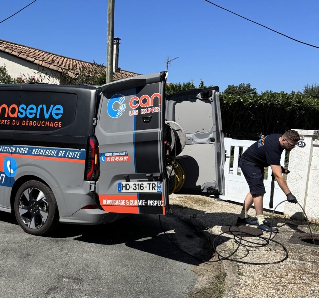 service de débouchage de canalisations par des experts qualifiés, rapide et efficace pour résoudre tous vos problèmes d'évacuation d'eau.