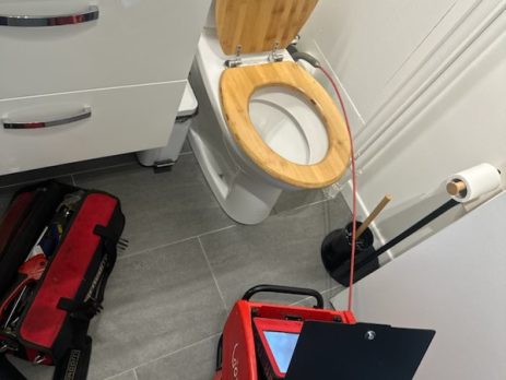 service de débouchage wc à paris rapide et professionnel. intervention efficace pour résoudre tous vos problèmes de canalisation avec des techniciens expérimentés.