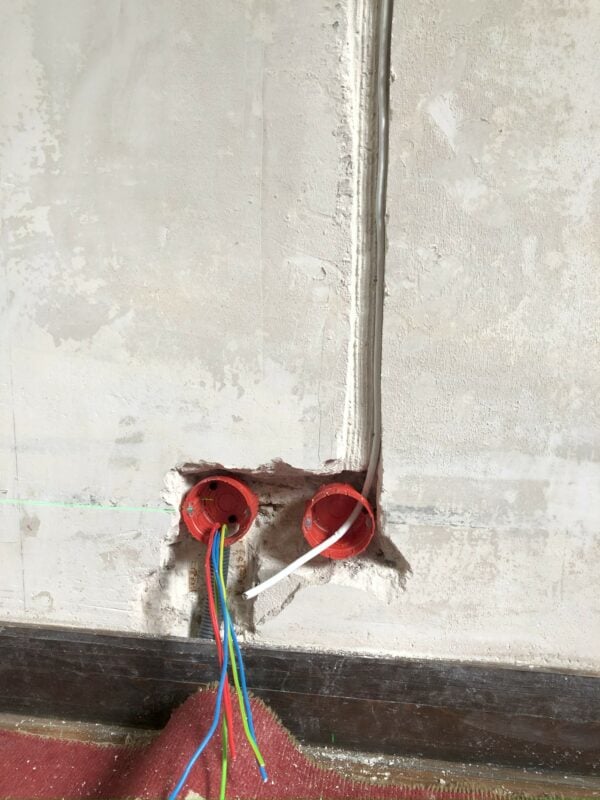 obtenez un devis électricité rapide et personnalisé pour vos travaux électriques. comparez les prix et trouvez un électricien qualifié près de chez vous.