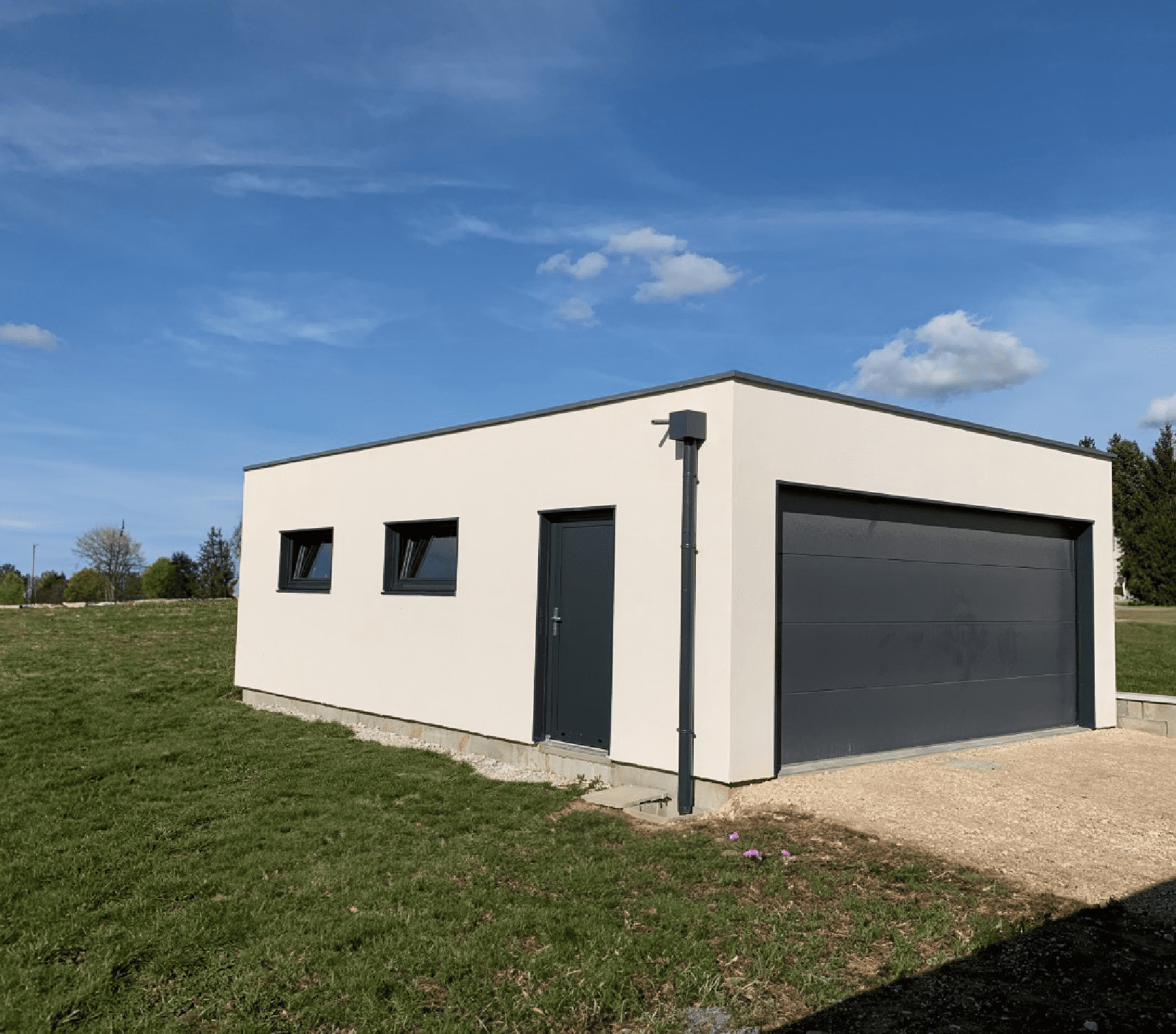 obtenez un devis précis pour la construction ou la rénovation d'un garage de 50m2. comparez les prix et trouvez les meilleurs professionnels pour votre projet.