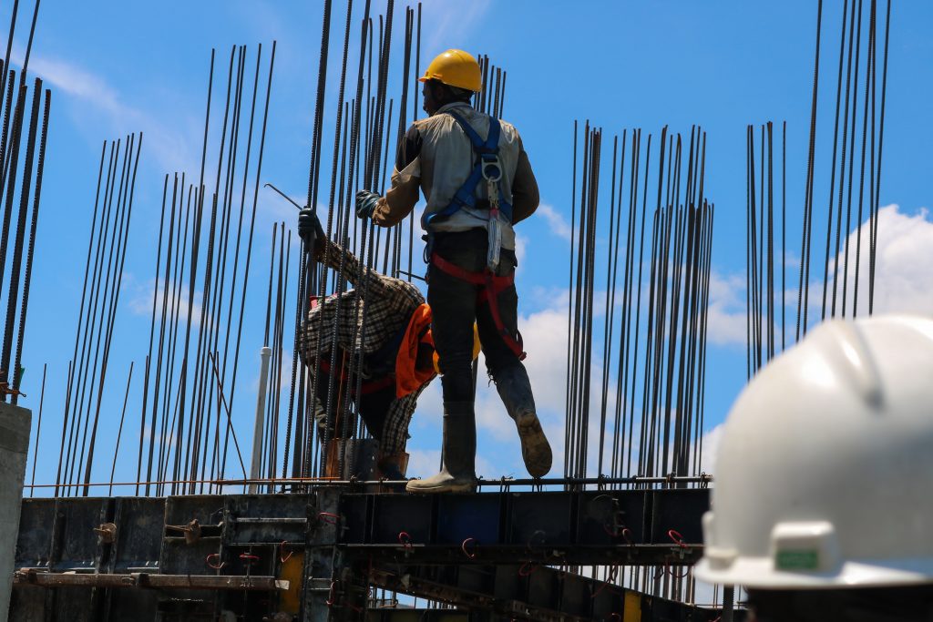 obtenez un devis précis pour vos travaux de gros œuvre. comparez les prix et contactez des professionnels qualifiés pour vos constructions et rénovations.