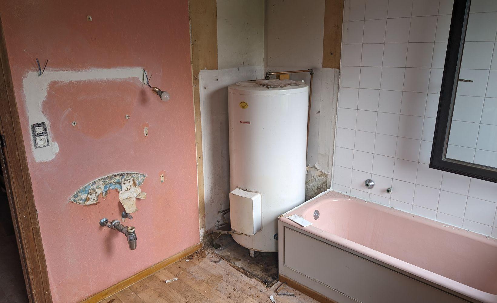 obtenez un devis personnalisé pour tous vos travaux de plomberie dans votre salle de bain. installation, rénovation et dépannage par des professionnels qualifiés.