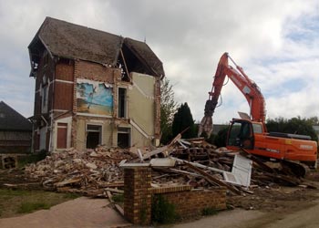 devis rapide demolition appartement 1 obtenez un devis rapide pour la démolition de votre appartement. service efficace et professionnel pour tous vos projets de démolition intérieure.