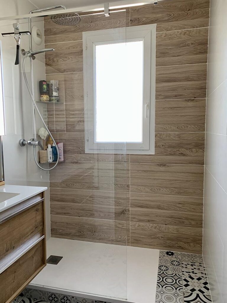 obtenez un devis personnalisé pour une rénovation de salle de bain clé en main, alliant qualité, rapidité et conformité à vos attentes.