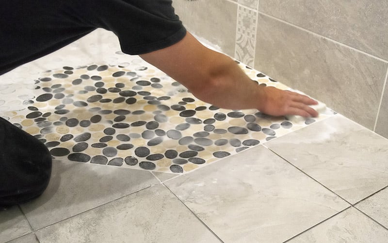 découvrez les prix moyens d'une douche à l'italienne et nos astuces pratiques pour économiser sur votre installation tout en alliant confort et esthétique.