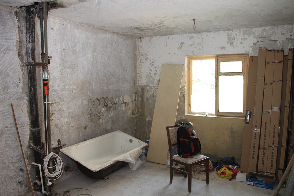 découvrez la durée moyenne de construction d'une salle de bain et les étapes clés pour réussir votre projet de rénovation ou de création.