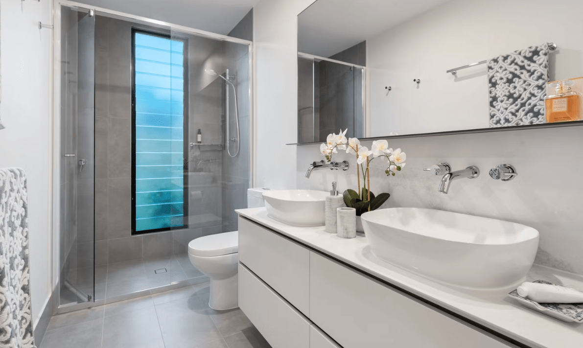 découvrez combien de temps il faut prévoir pour la rénovation complète d'une salle de bain, avec des conseils pour optimiser les délais et éviter les imprévus.