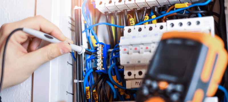 découvrez comment réduire vos coûts en électricité grâce à des travaux efficaces et économiques. optimisez vos installations pour des économies durables.