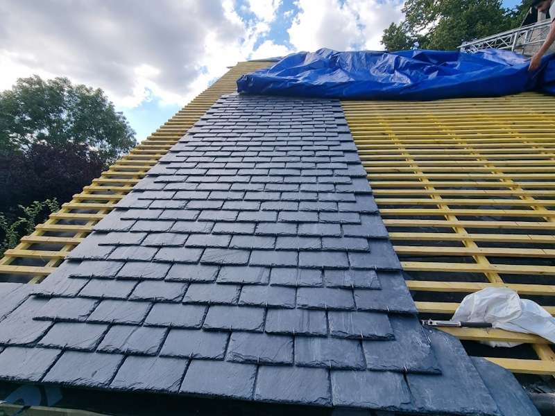 obtenez une estimation rapide et précise du prix de votre toiture pour planifier vos travaux en toute sérénité.