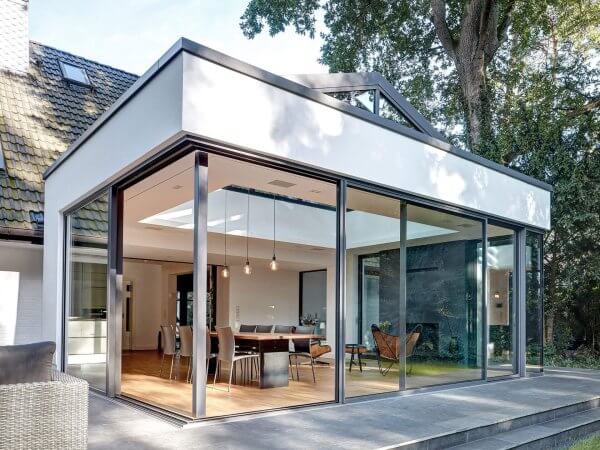 découvrez combien coûte une extension maison de 40m2 et nos astuces pour optimiser votre budget tout en réalisant vos projets d'agrandissement.