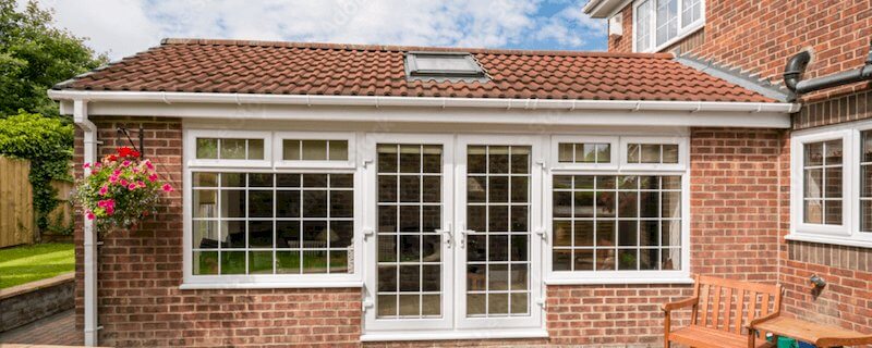 découvrez nos conseils pour obtenir le meilleur prix lors de l'extension de votre maison en pierre, alliant qualité et économie.