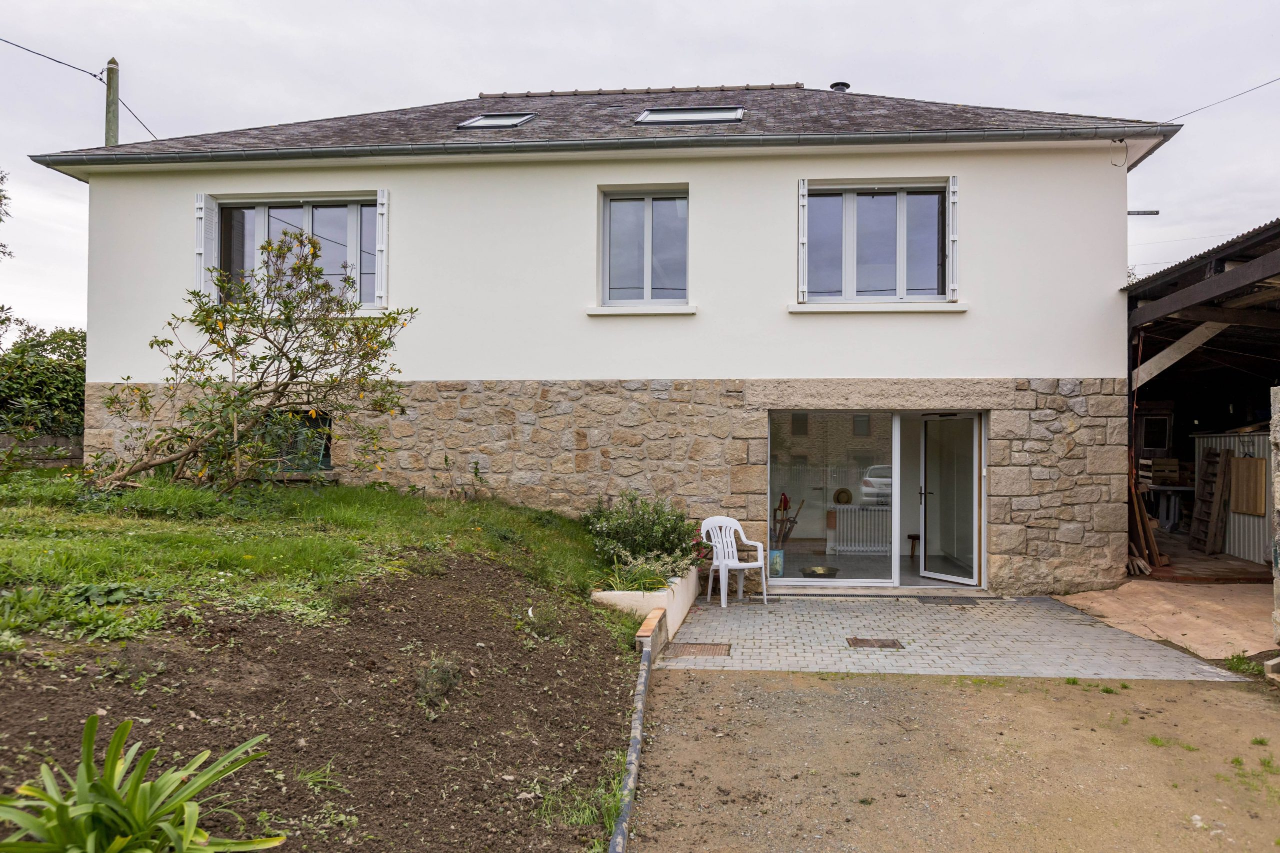 découvrez nos solutions d'extension de sous-sol économiques et adaptées à votre budget pour agrandir votre espace de vie sans compromis sur la qualité.