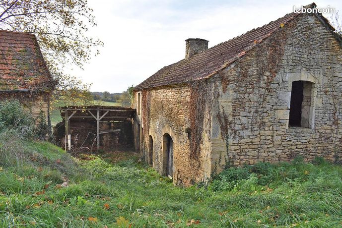 découvrez une ferme à rénover située près du 15e arrondissement de paris, offrant un potentiel unique pour un projet immobilier alliant charme et proximité urbaine.