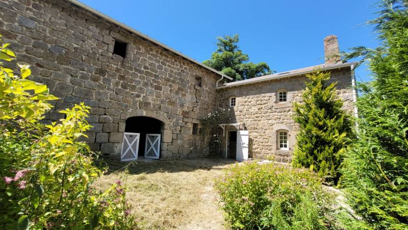 découvrez nos conseils essentiels pour rénover une ferme près du 15e arrondissement. guide pratique pour réussir vos travaux de rénovation et valoriser votre bien.