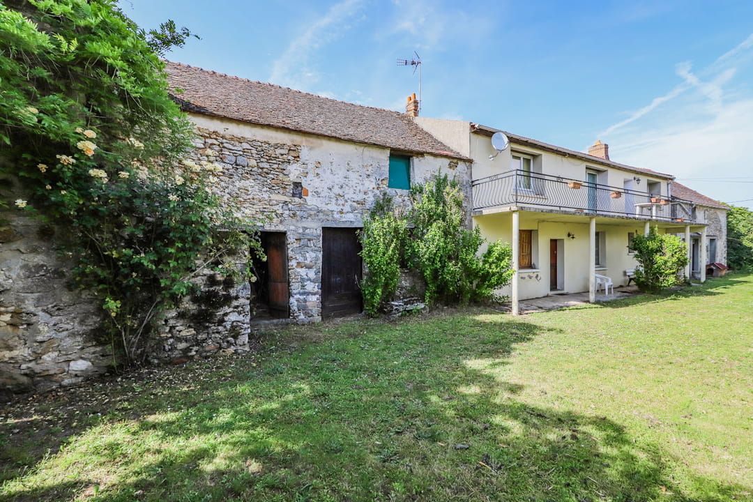 découvrez cette ferme à rénover proche du 15e arrondissement de paris, une opportunité unique pour créer votre habitation sur mesure à proximité de la capitale.