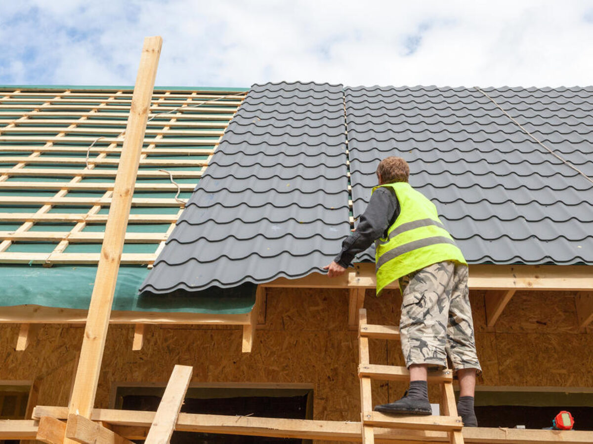 découvrez notre guide complet des toitures en bac acier : avantages, installation, entretien et conseils pour choisir la solution idéale pour votre toiture.