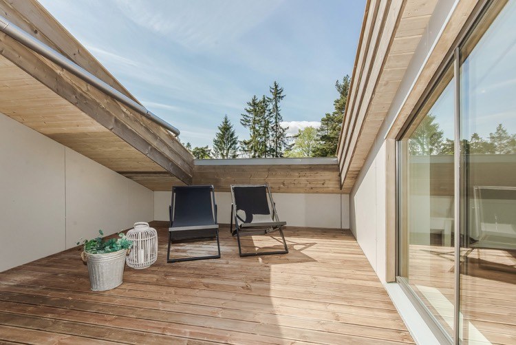 découvrez notre guide complet pour aménager et optimiser votre terrasse tropézienne, alliant confort, style et fonctionnalité pour profiter pleinement de votre espace extérieur.