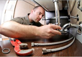 découvrez comment économiser sur l'heure de plombier grâce à nos conseils pratiques et astuces efficaces.