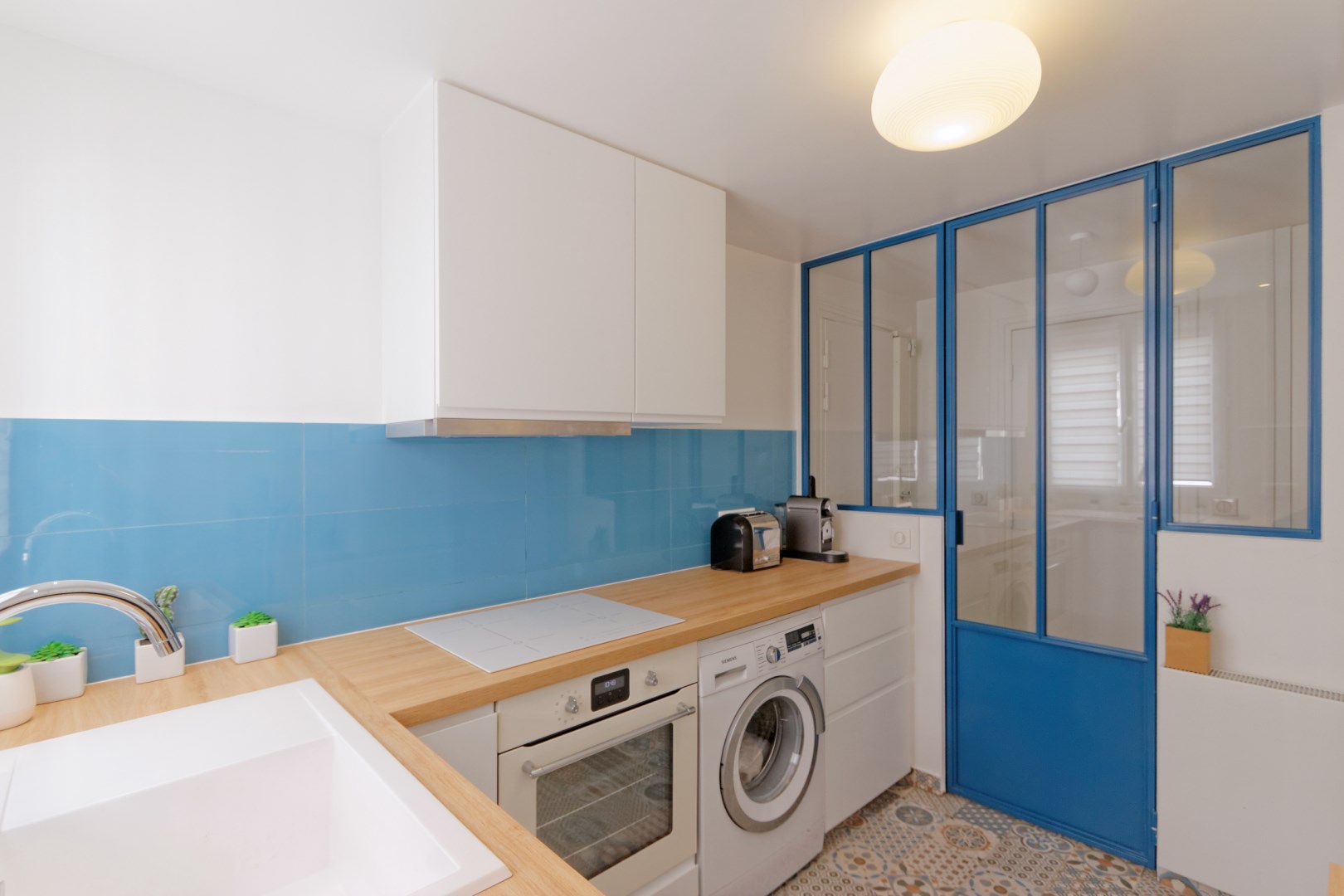 ikea verriere cuisine style et fonctionnalite 1 découvrez comment une verrière ikea peut transformer votre cuisine en alliant style moderne et fonctionnalité optimale pour un espace lumineux et convivial.