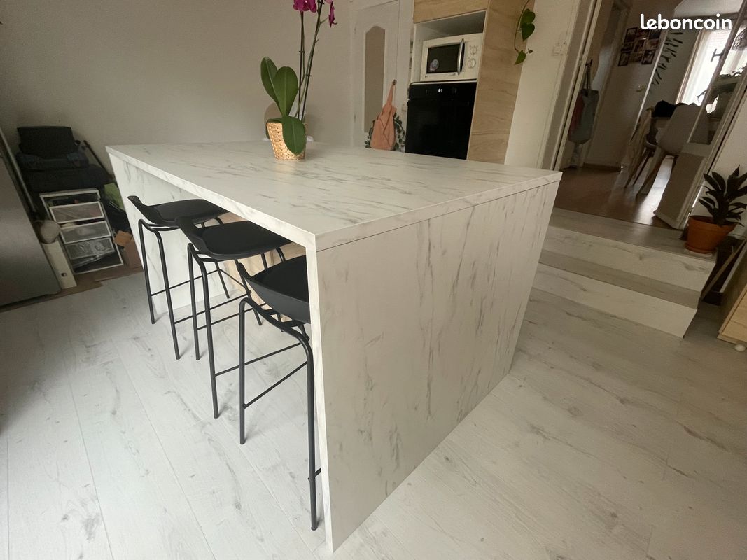 découvrez notre îlot ikea blanc élégant, parfait pour moderniser votre cuisine avec style et fonctionnalité.