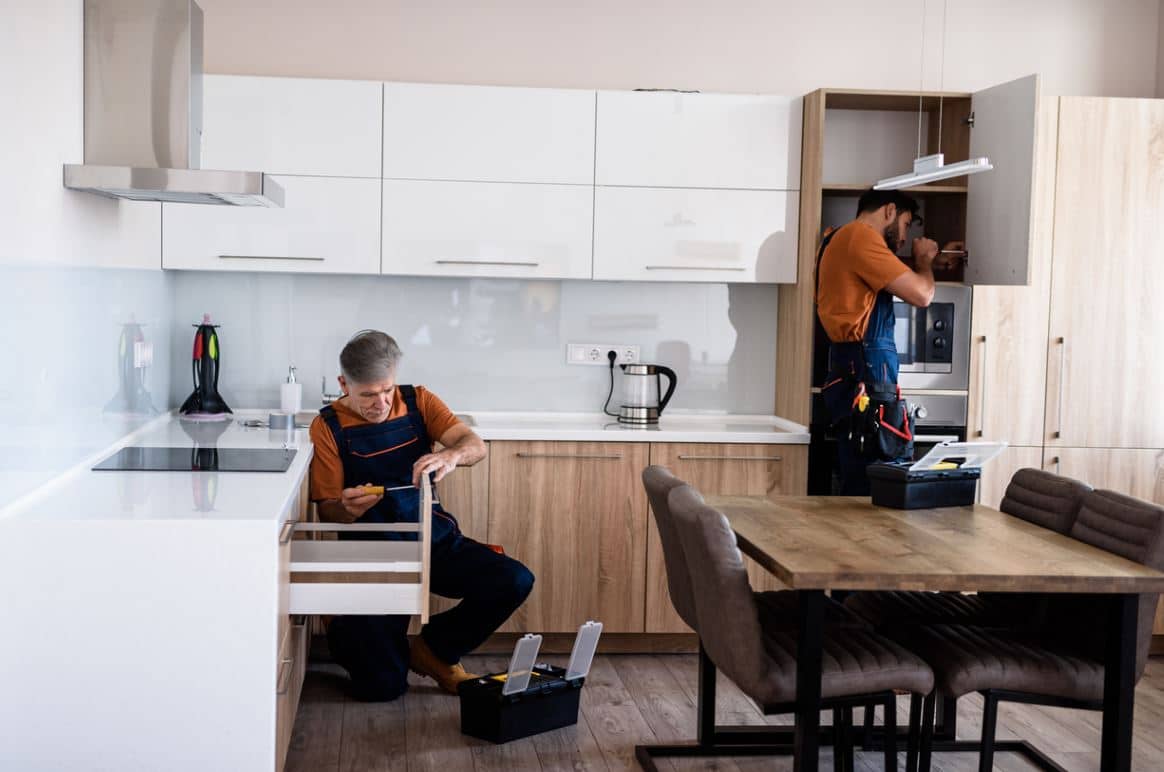 expert en installation de cuisine sur mesure : conception, montage et aménagement pour un espace élégant et fonctionnel.