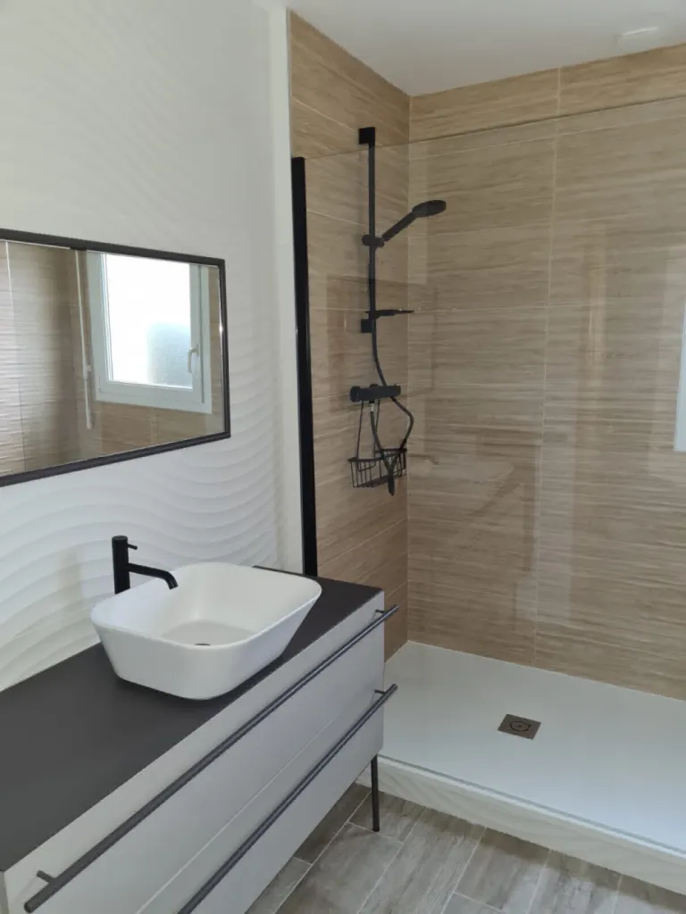 installation plomberie salle de bain : profitez des meilleurs prix pour une pose rapide et de qualité. devis gratuit et conseils personnalisés.