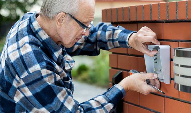 découvrez comment installer une sonnette facilement grâce à notre guide étape par étape, adapté à tous les niveaux de bricolage.