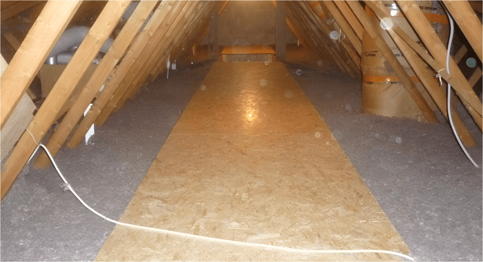 découvrez nos solutions efficaces pour l'isolation des combles et améliorez le confort thermique de votre maison tout en réduisant vos dépenses énergétiques.