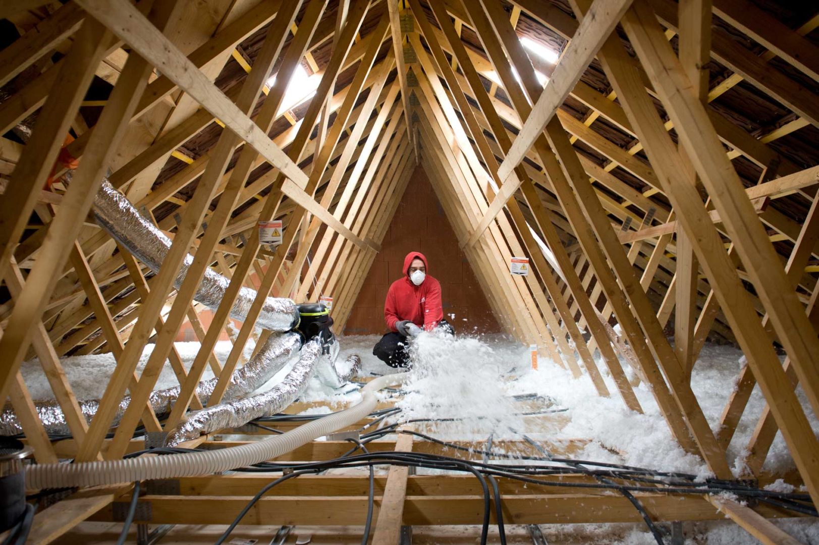 isolation des combles à paris 12e avec ouate : améliorez le confort thermique et réduisez vos factures d'énergie grâce à une isolation performante et écologique.