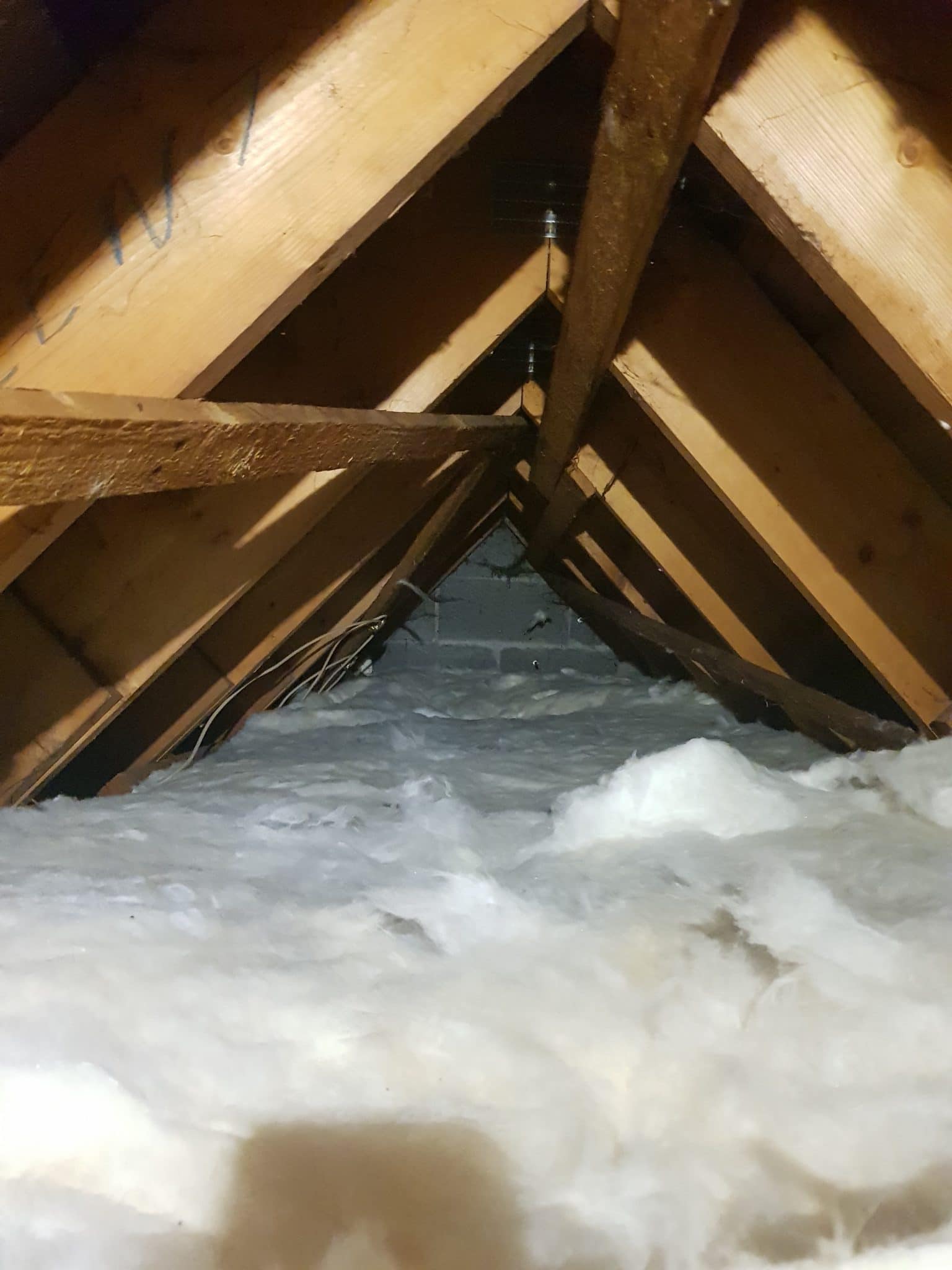 isolation intérieure des combles en ouate à paris 3ème : améliorez le confort thermique de votre logement tout en bénéficiant d'une solution écologique et performante.