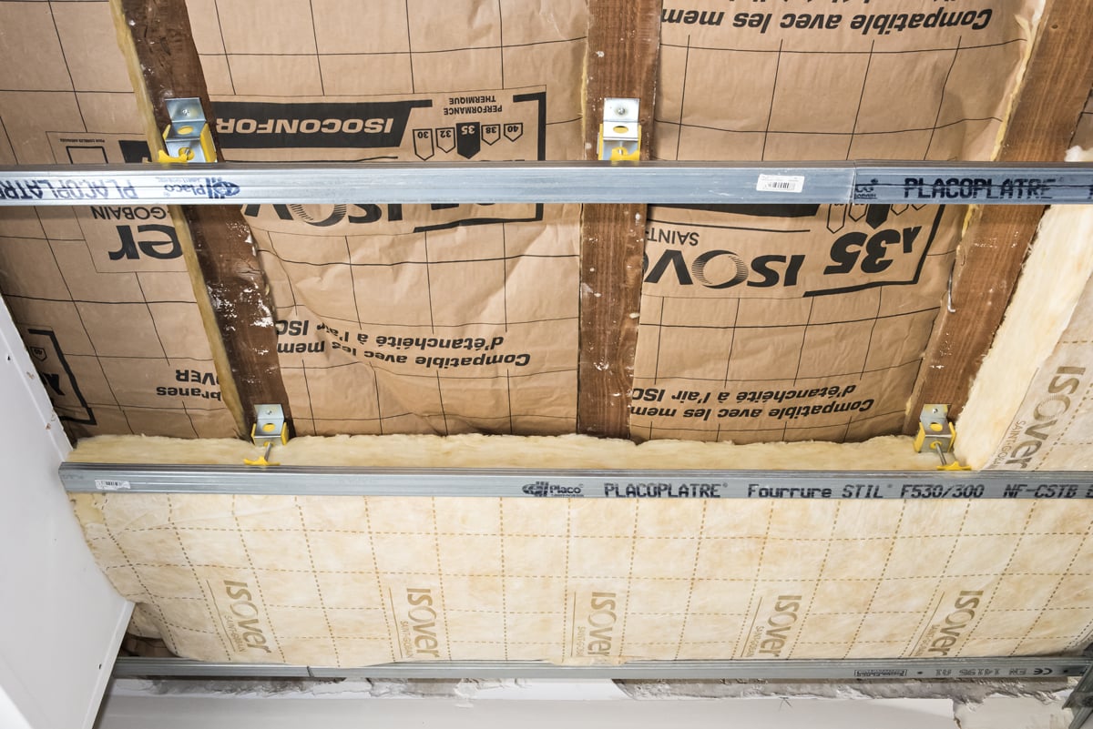 découvrez nos solutions efficaces d'isolation phonique pour un confort acoustique optimal dans votre maison ou bureau. réduisez les bruits indésirables et profitez du calme.