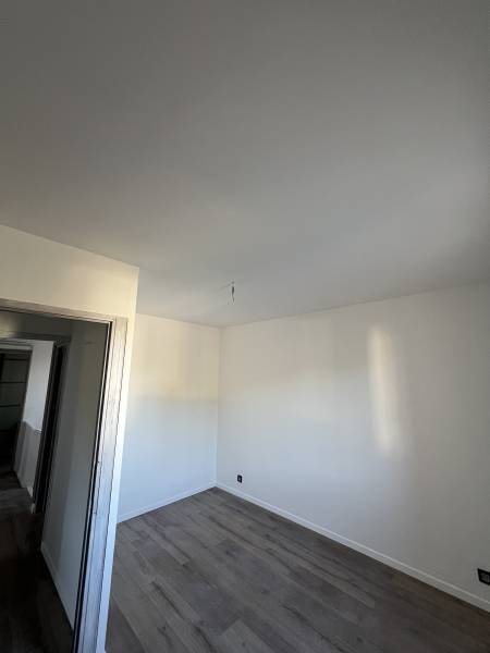 découvrez les solutions efficaces pour l'isolation de votre plafond en ba13 et améliorez le confort thermique et acoustique de votre intérieur.