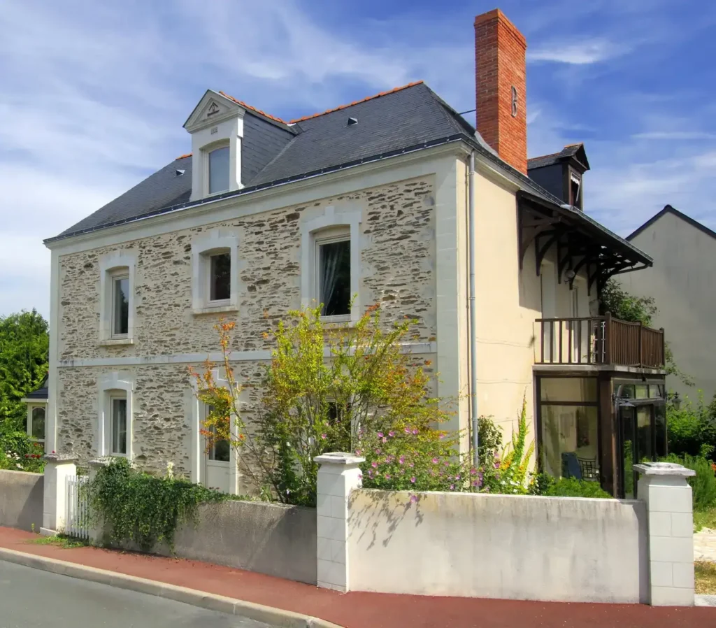 trouvez un maçon fiable à angers pour tous vos projets de construction et rénovation. professionnel expérimenté, travail soigné et respect des délais garantis.