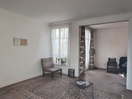 découvrez une maison à rénover idéalement située dans le 5ème arrondissement de paris, offrant un fort potentiel pour créer votre résidence parisienne sur mesure.