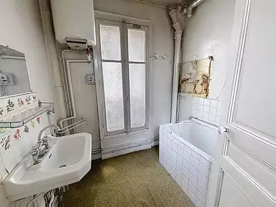 découvrez une maison à rénover idéalement située près du 15e arrondissement de paris, offrant un fort potentiel pour créer votre demeure sur mesure dans un quartier prisé.