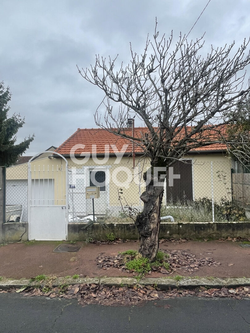 découvrez cette maison à rénover idéalement située près de la gare de paris, projet 2025. opportunité unique pour investir et personnaliser votre future demeure dans un emplacement stratégique.
