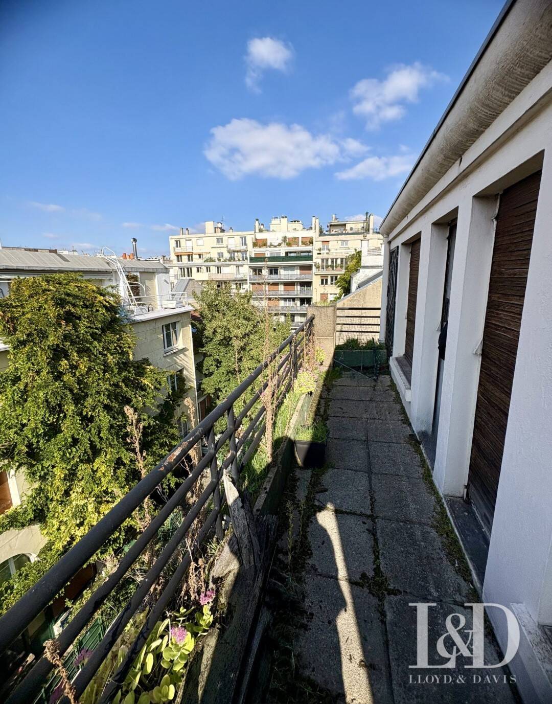 découvrez une maison à auteuil alliant charme et élégance dans ce quartier prisé, idéal pour un cadre de vie paisible et raffiné.