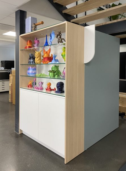 découvrez l'expertise d'un architecte pour la création de meubles sur mesure alliant design, fonctionnalité et qualité, parfaitement adaptés à votre espace.