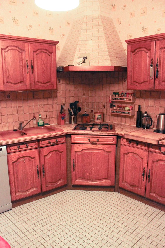 moderniser cuisine chene sans peinture 2 découvrez comment moderniser une cuisine en chêne sans utiliser de peinture grâce à des astuces simples et efficaces pour lui donner un style contemporain tout en préservant son charme naturel.