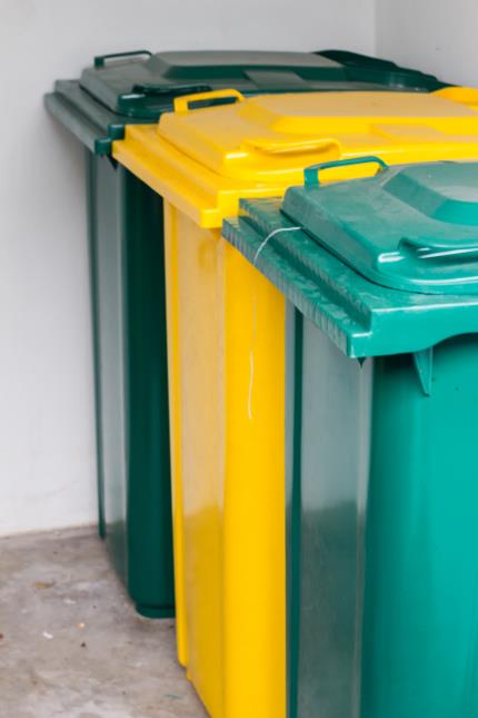 découvrez des astuces pratiques pour optimiser l'espace de votre local poubelle et améliorer la gestion des déchets de manière efficace et écologique.