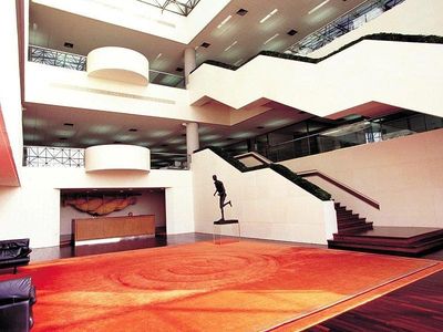 faites appel à un peintre professionnel à suresnes pour transformer vos murs. nos experts vous garantissent un résultat impeccable et une rénovation de qualité.