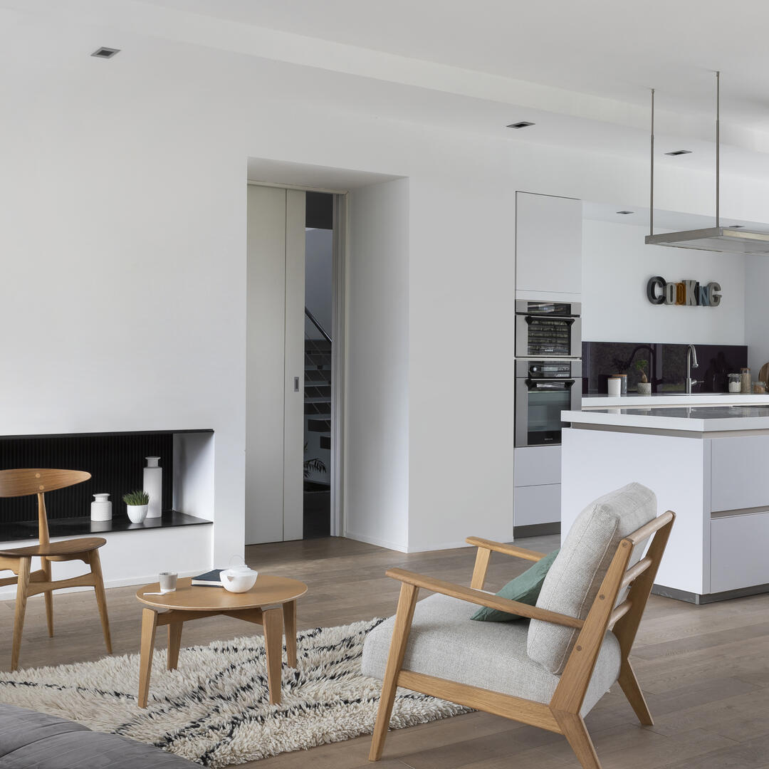 découvrez nos conseils et astuces pour réussir votre peinture intérieure, choisissez les bonnes couleurs et techniques pour sublimer votre décoration.