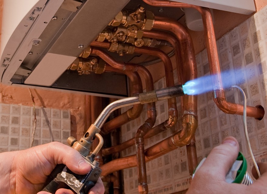 plombier chauffagiste au tréport offrant des services fiables et rapides pour tous vos besoins en plomberie et chauffage.