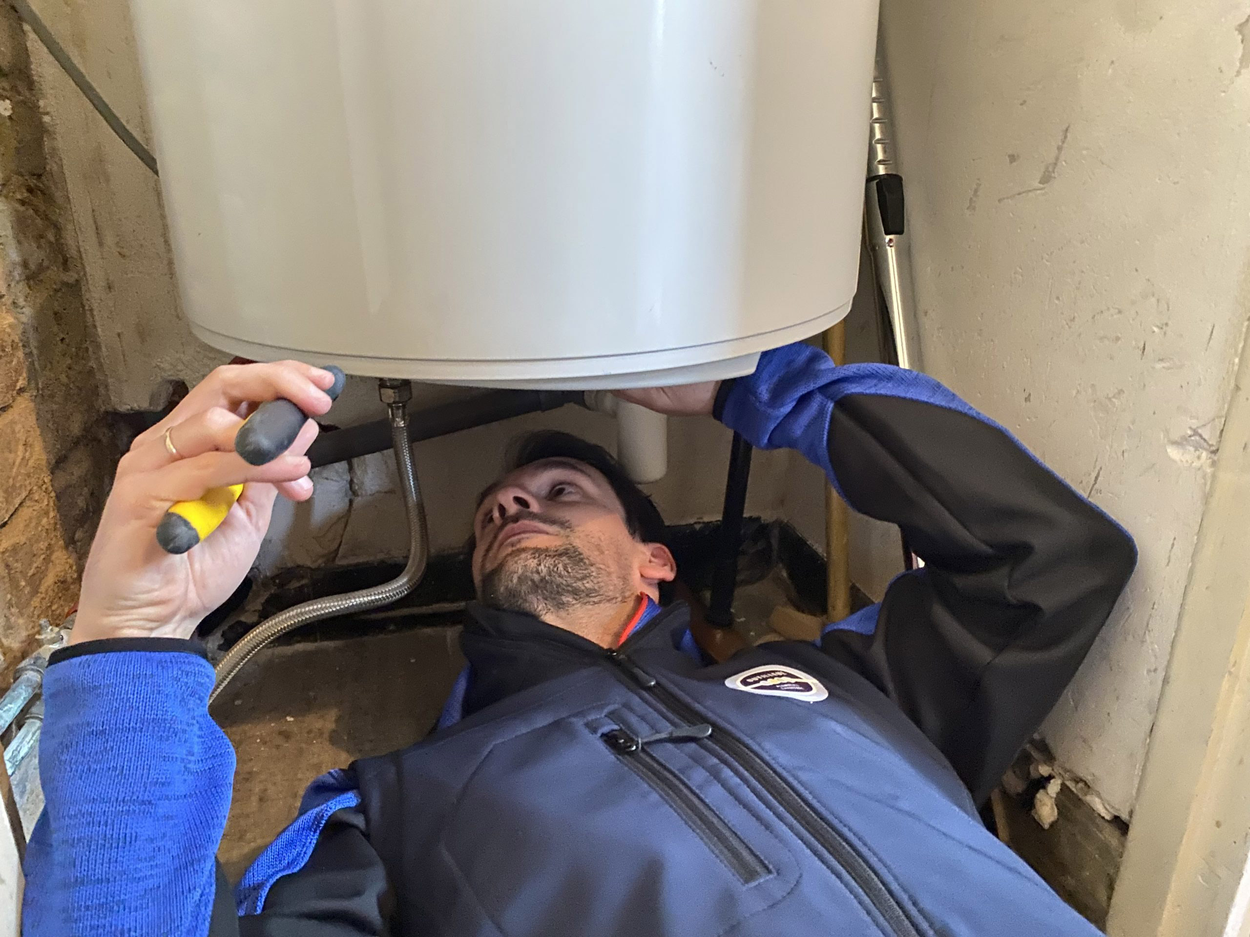 plombier paris 18e : dépannage rapide et efficace pour tous vos problèmes de plomberie. intervention rapide 24/7, réparations et installations de qualité.