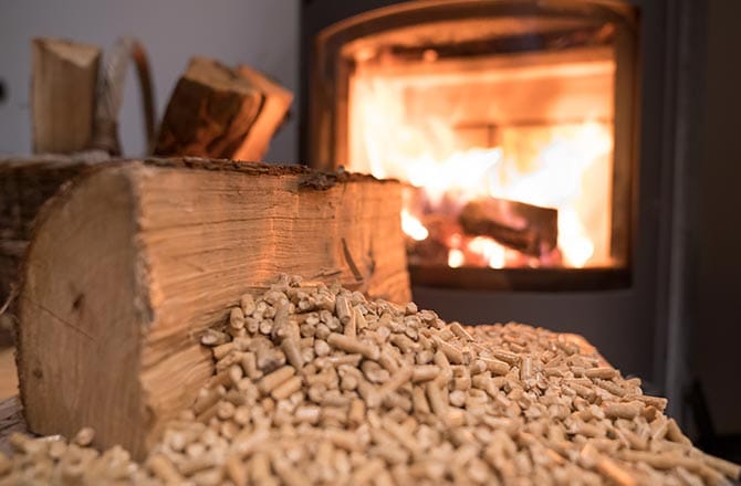 découvrez notre poêle à bois haut rendement 90, économique et écologique, idéal pour chauffer efficacement votre maison tout en respectant l'environnement.
