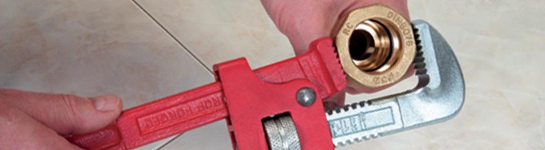 découvrez la pompe plombier, l'outil indispensable pour des interventions rapides et efficaces en plomberie. facilitez vos réparations avec cet équipement fiable et performant.