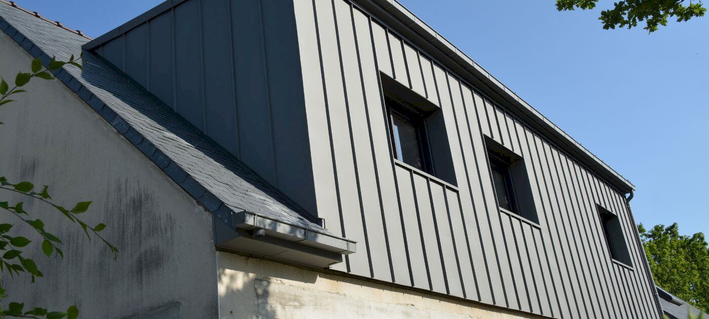 découvrez les tarifs moyens pour l'agrandissement au mètre carré et obtenez des conseils pour bien planifier votre projet d'extension de maison.