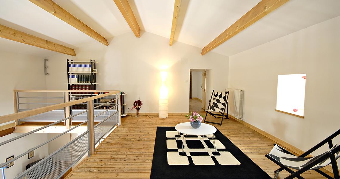 découvrez les prix moyens pour l'aménagement de combles au mètre carré, avec des conseils pour estimer votre budget et réussir votre projet.